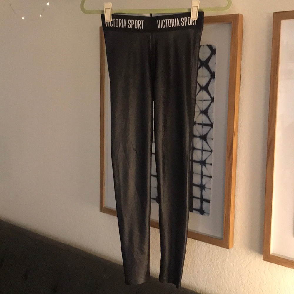 NWOT Victoria Sport liquid leggings
